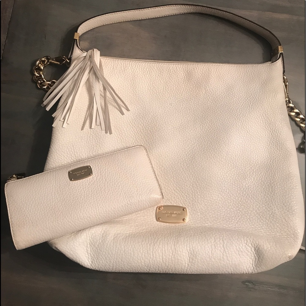 Michael KORS Bedford Tassel Pebbled bag & wallet